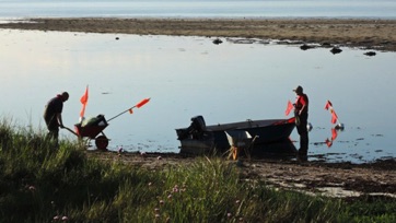 VED STRANDEN - LYSTRUP STRAND, fiskere.jpg VED STRANDEN - LYSTRUP STRAND, fiskere.jpg